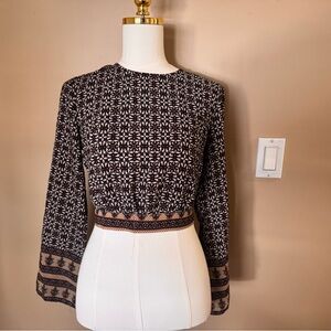 Printed Long-Sleeve Crop Top in Black and Cream
